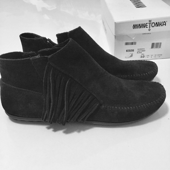 Minnetonka Shoes - Minnetonka Boots Black Size 10